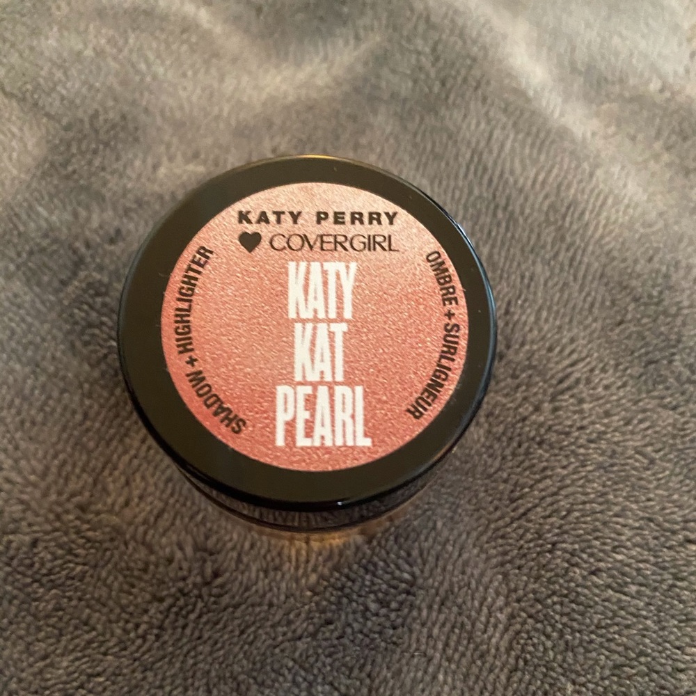 BN Katy Kat Pearl Shadow + Highlighter